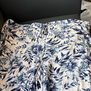 NWT Per Se Tropical Blue & White Floral Washable Linen Rayon Blend Capris Pants